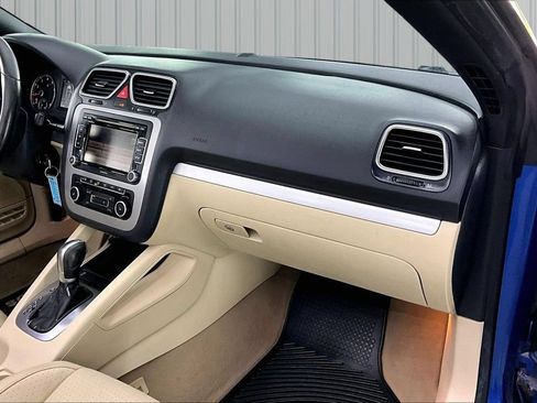 Used 2012 Volkswagen Eos Komfort FWD image 25