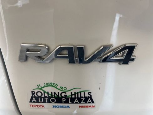 Used 2024 Toyota RAV4 LE AWD/4WD image 43