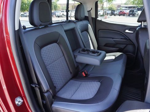 Used 2019 Chevrolet Colorado Z71 AWD/4WD image 12