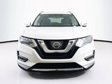 Used 2017 Nissan Rogue SV image 2