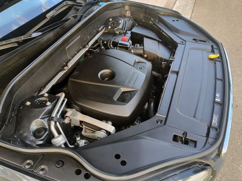 Used 2016 Volvo XC90 T6 Momentum image 42