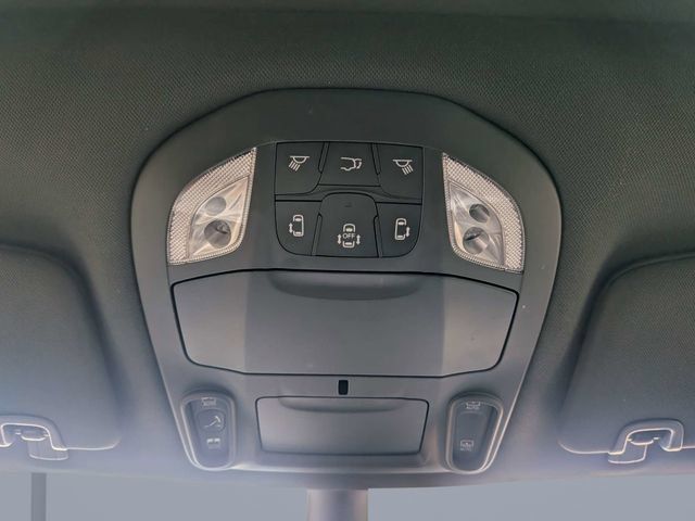 Used 2025 Chrysler Pacifica Limited FWD image 27