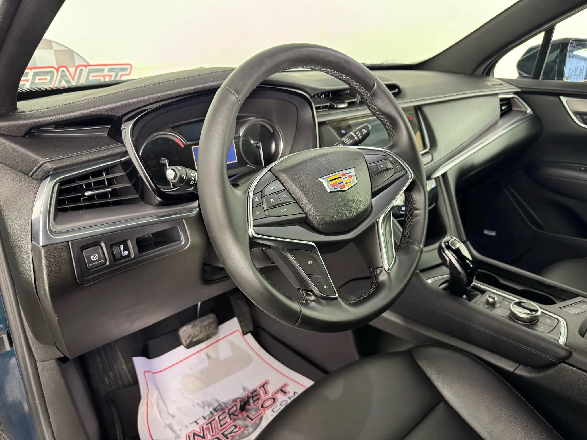 Used 2025 Cadillac XT5 Luxury w/ LPO, Floor Liner Package AWD/4WD image 10