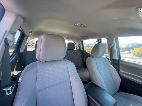 Used 2019 Toyota Tacoma SR5 image 9