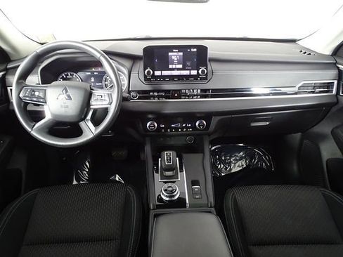Used 2022 Mitsubishi Outlander ES image 24