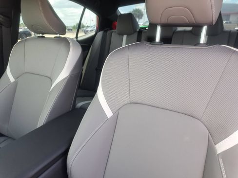 Used 2025 Toyota Camry SE w/ Convenience Package FWD image 18