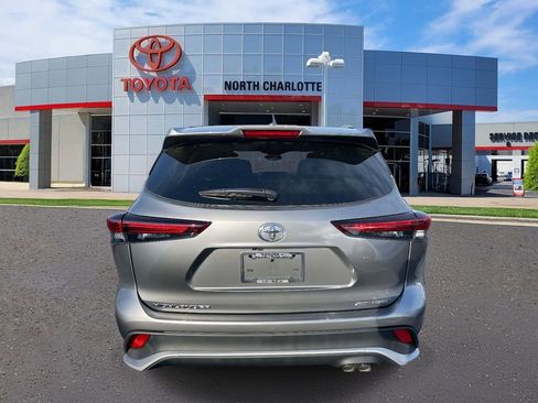New 2026 Toyota Highlander XSE image 10