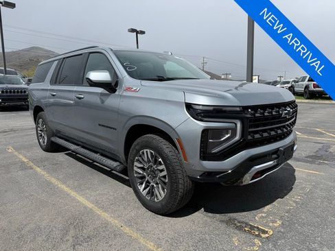 Used 2025 Chevrolet Suburban Z71 AWD/4WD image 1