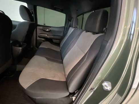 Used 2021 Toyota Tacoma TRD Sport w/ Technology Package image 22