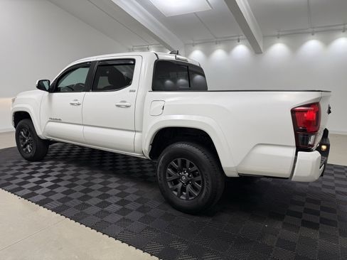Used 2021 Toyota Tacoma SR5 w/ Technology Package image 5