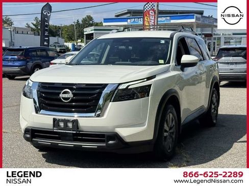 Certified 2024 Nissan Pathfinder SV AWD/4WD image 4