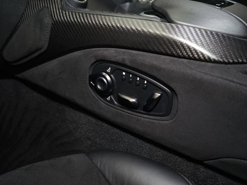 Used 2019 Aston Martin V8 Vantage Coupe RWD image 23