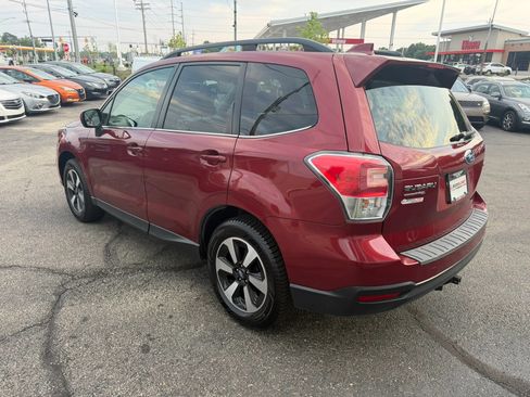 Used 2017 Subaru Forester 2.5i Limited AWD/4WD image 3