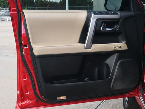 Used 2019 Toyota 4Runner Limited AWD/4WD image 19