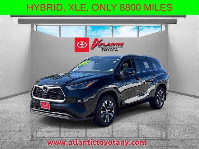 Certified 2026 Toyota Highlander XLE AWD/4WD image 2