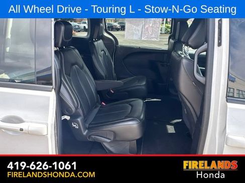 Used 2023 Chrysler Pacifica Touring-L w/ S Appearance Package AWD/4WD image 41