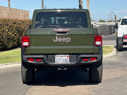 Used 2022 Jeep Gladiator Rubicon w/ Trailer Tow Package AWD/4WD image 5