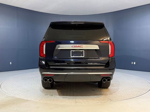 Used 2021 GMC Yukon Denali w/ Denali Premium Package image 10