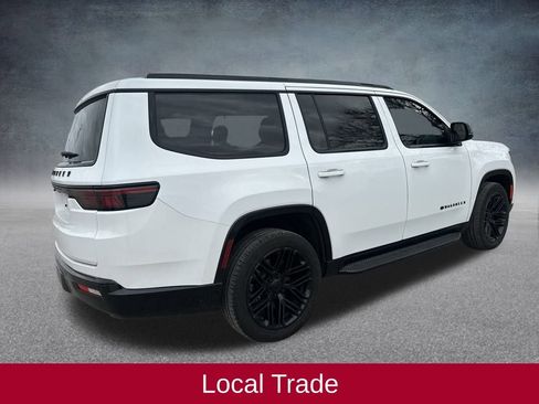 Used 2024 Jeep Wagoneer Series II image 7