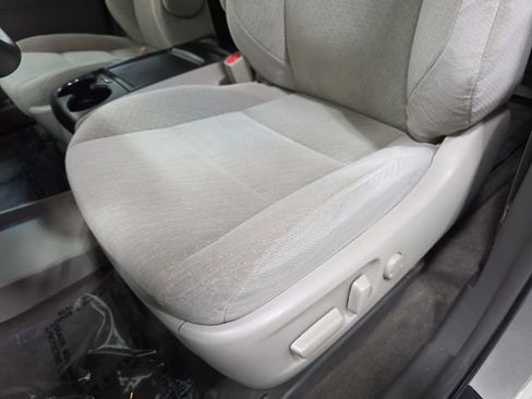 Used 2016 Toyota Sienna LE image 27