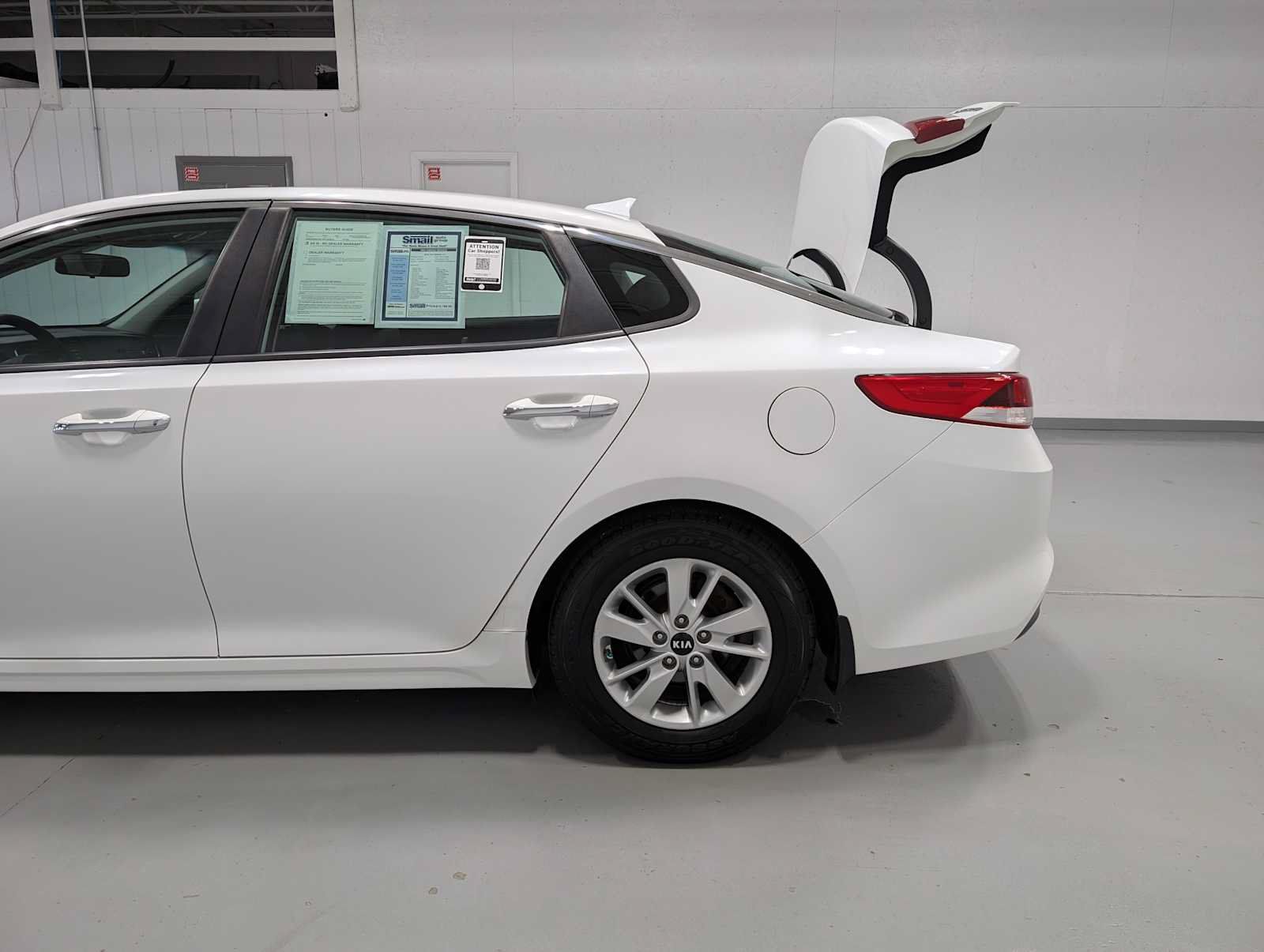 Used 2016 Kia Optima LX FWD image 10
