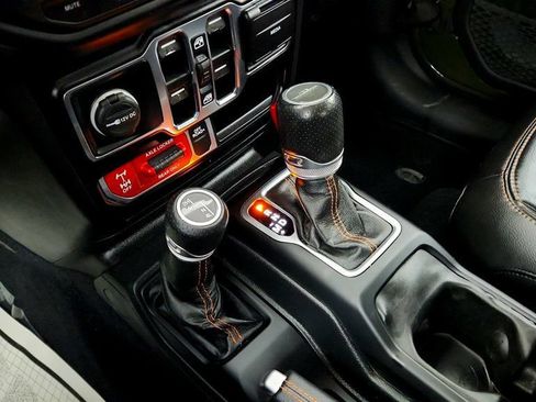 Used 2022 Jeep Gladiator Mojave w/ LED Lighting Group AWD/4WD image 16