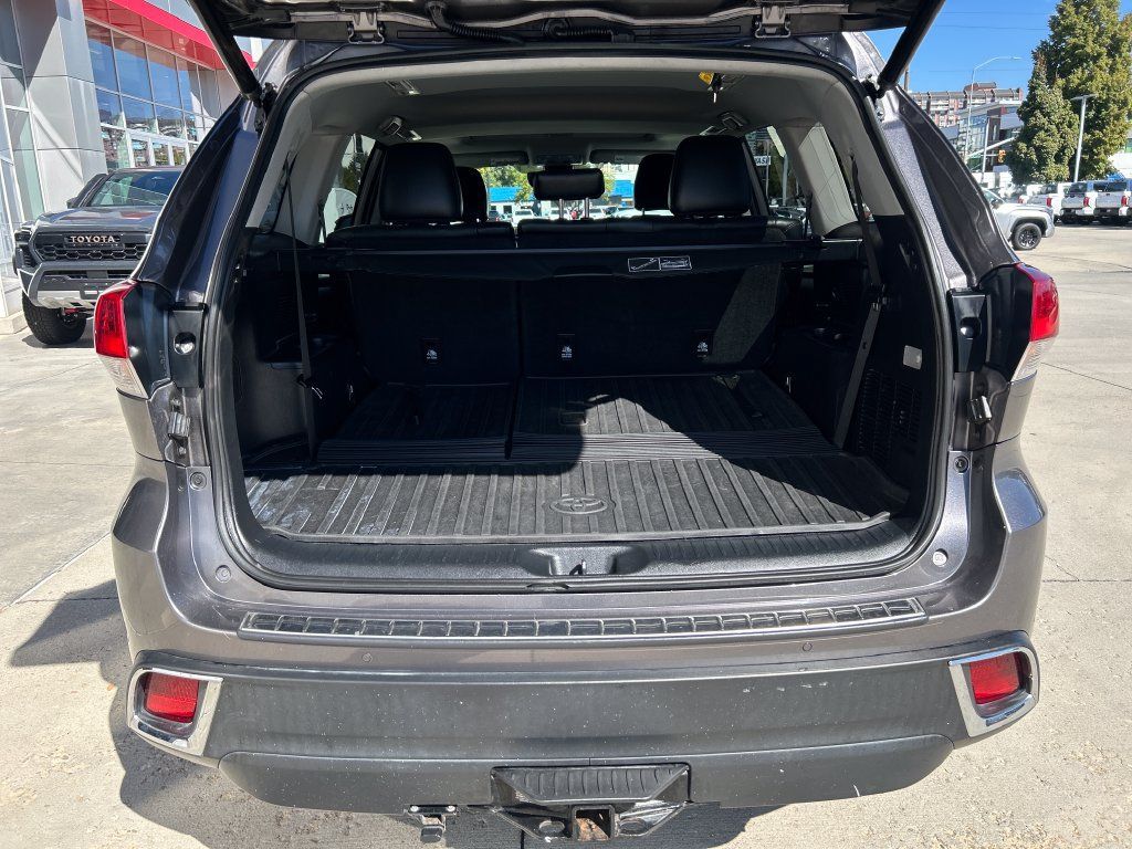 Certified 2019 Toyota Highlander Limited AWD/4WD image 15