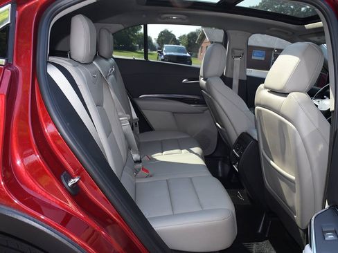 Used 2023 Cadillac XT4 Luxury w/ Cold Weather Package FWD image 22