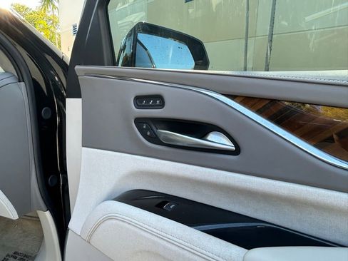 Used 2024 Cadillac Escalade Premium Luxury Platinum image 45