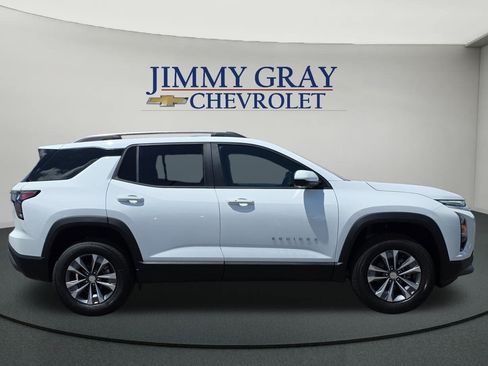 New 2026 Chevrolet Equinox LT w/ Convenience Package II FWD image 6