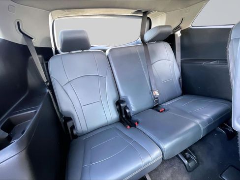 Used 2020 Buick Enclave Essence image 28