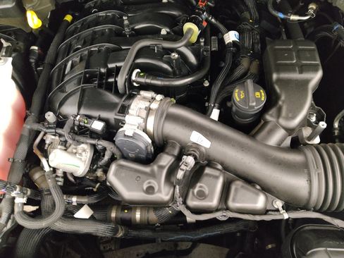 Used 2023 Jeep Grand Cherokee L Laredo image 30