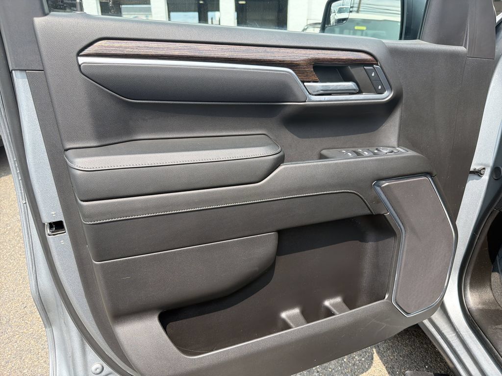 Used 2024 GMC Sierra 1500 Elevation AWD/4WD image 11