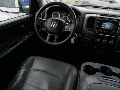 Used 2019 RAM 1500 Tradesman w/ Chrome Appearance Group image 9