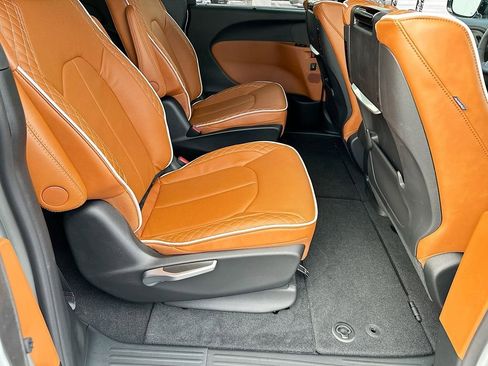 New 2026 Chrysler Pacifica Pinnacle image 38