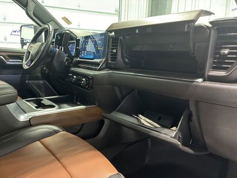 Used 2024 Chevrolet Silverado 2500 High Country w/ High Country Premium Package AWD/4WD image 79
