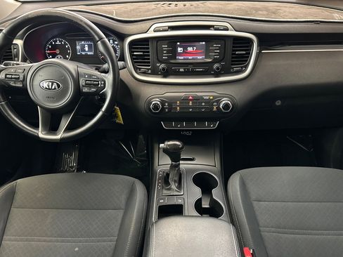 Used 2016 Kia Sorento LX w/ LX Convenience Package image 27