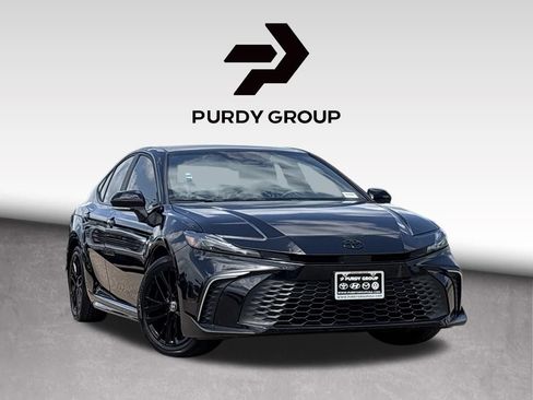 Used 2025 Toyota Camry SE w/ Convenience Package FWD image 1