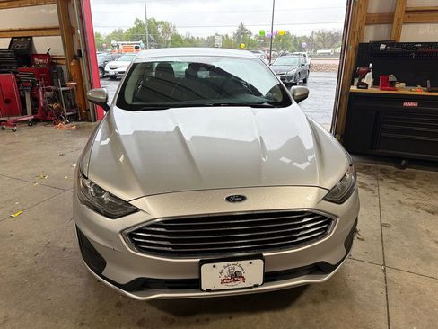 Used 2019 Ford Fusion SE FWD image 5