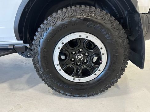 Used 2023 Ford Bronco Badlands w/ Sasquatch Package image 14