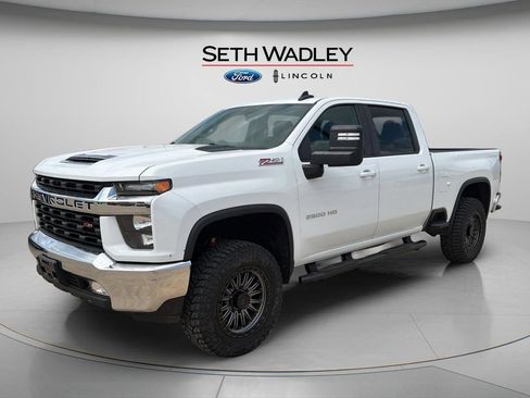 Used 2023 Chevrolet Silverado 2500 LT w/ Convenience Package AWD/4WD image 3