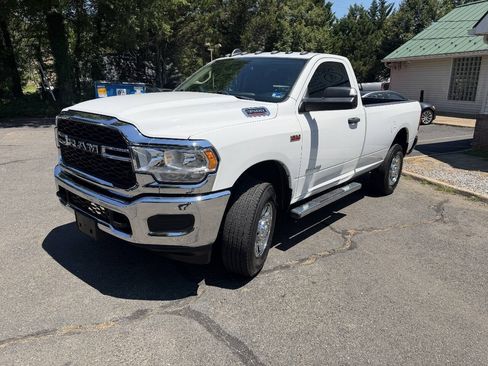 Used 2019 RAM 3500 Tradesman w/ Chrome Appearance Group AWD/4WD image 3