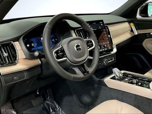 New 2026 Volvo XC90 B6 Plus w/ Protection Package image 8