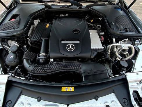 Used 2019 Mercedes-Benz E 300 4MATIC image 26