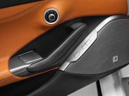 Certified 2019 Ferrari Portofino RWD image 75