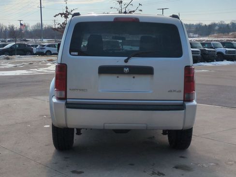 Used 2007 Dodge Nitro SXT image 5