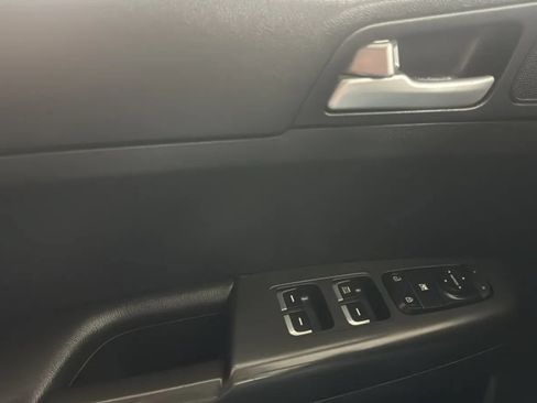 Used 2020 Kia Sportage LX FWD image 16