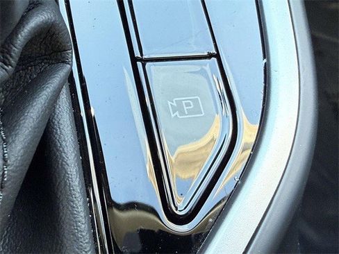 Used 2023 Kia Niro LX image 27