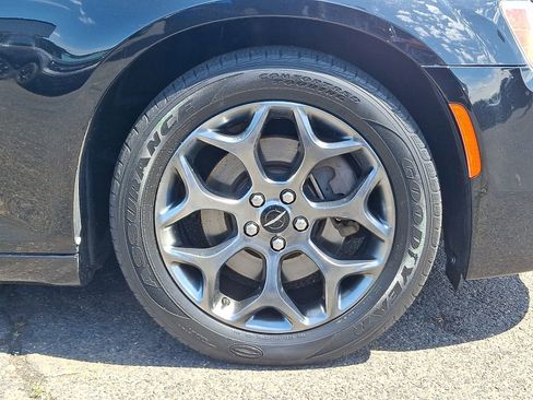 Used 2017 Chrysler 300 S AWD/4WD image 9