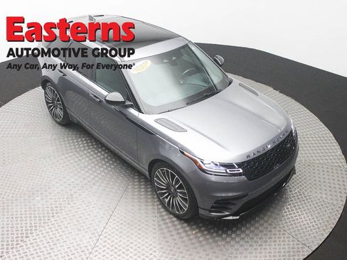 Used 2022 Land Rover Range Rover Velar R-Dynamic S image 3